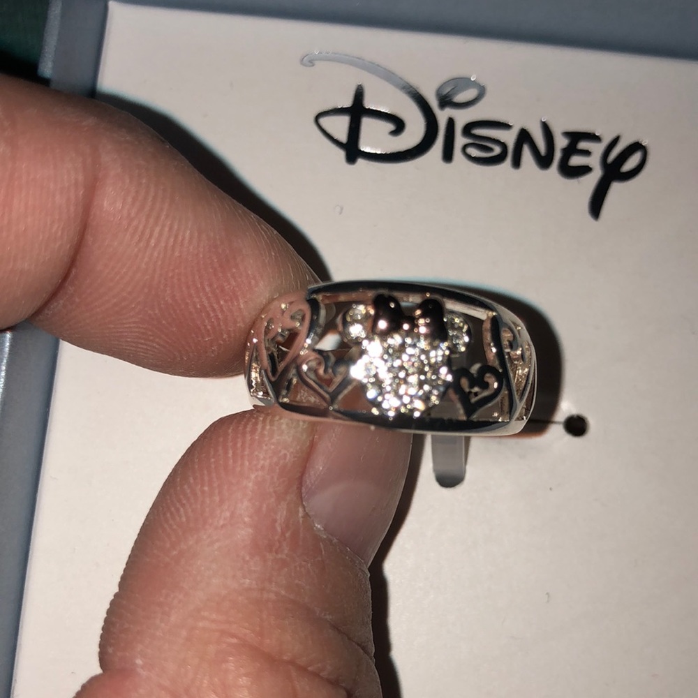 New never removed from package Disney Love and Kisses size 6 silver ring
